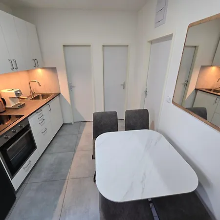 Spirit Apartments, With Garage Parking Possible 公寓